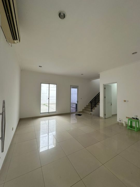 Rumah Green Lake Cluster Australia Boulevard Dekat Mall Puri