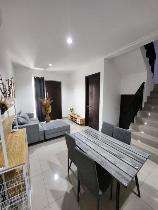 Rumah 3 Kamar Tidur Furnish Tinggal Bawa Koper