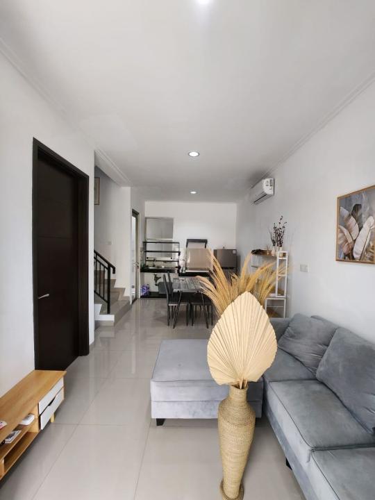 Rumah 3 Kamar Tidur Furnish Tinggal Bawa Koper