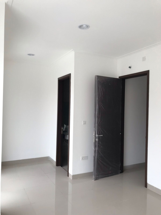 Rumah 3 Kamar Tidur Siap Huni Murah di Pik 2