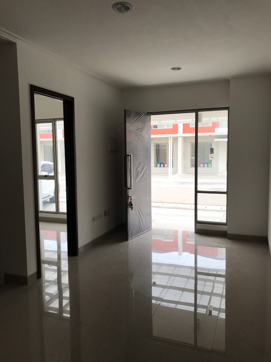 Rumah 3 Kamar Tidur Siap Huni Murah di Pik 2