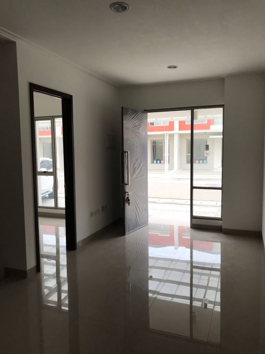 Rumah 3 Kamar Tidur Dekat Tokyo Hub Pik 2