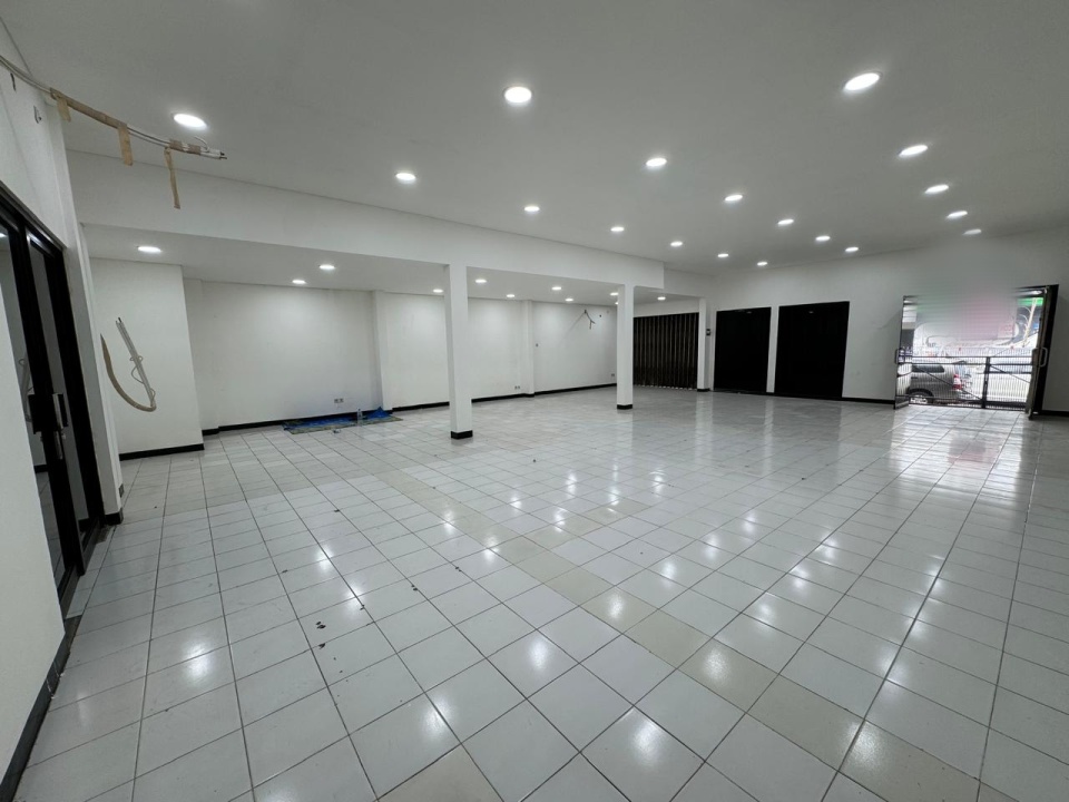Bisa untuk Usaha Rumah Renov Rapi Jakarta Barat