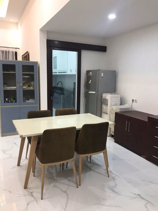 Disewakan Rumah Bagus Siap Huni Baru Renovasi Semi Furnish di Citra 5 Jakarta Barat