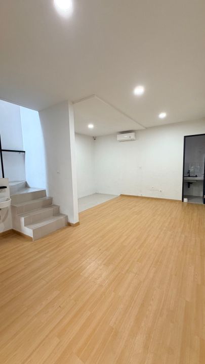 Disewakan Rumah Rapi Semi Furnish di Citra Garden 8 Cengkareng Jakarta Barat