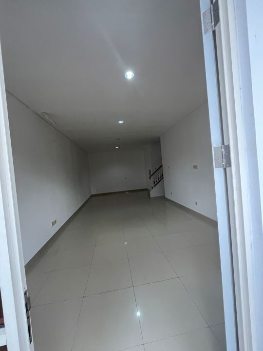 Disewakan / Dijual Rumah 2,5 Lantai Super Rapi di Mandara Permai Pantai Indah Kapuk Jakarta Utara