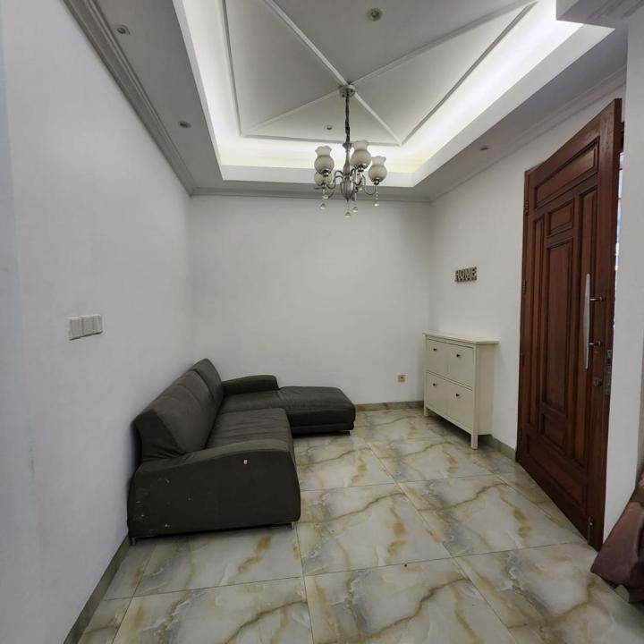 Disewakan Rumah Green Lake City Cipondoh Tangerang
