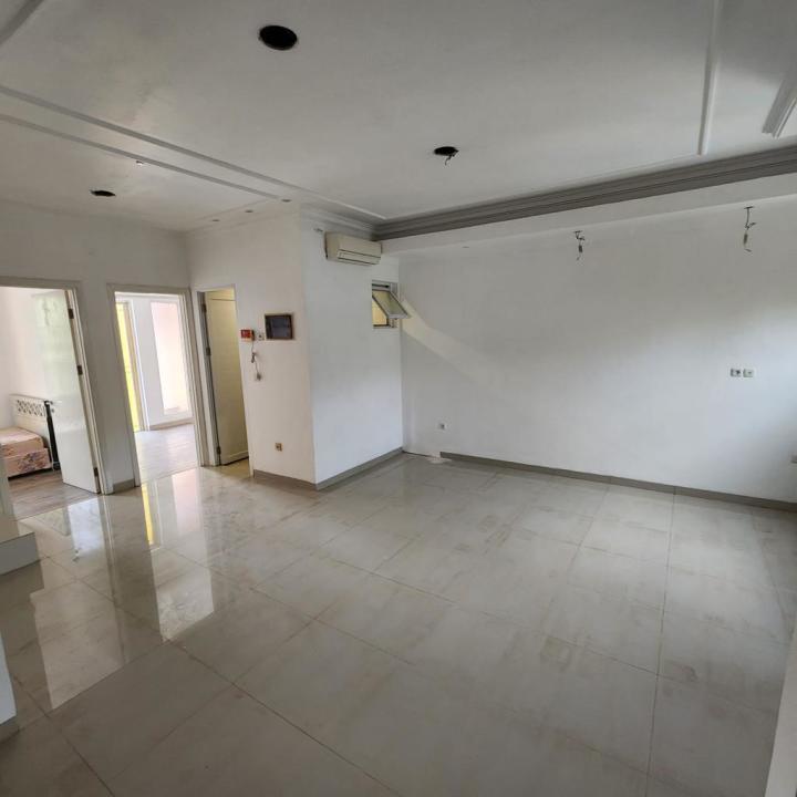 Disewakan Rumah Green Lake City Cipondoh Tangerang