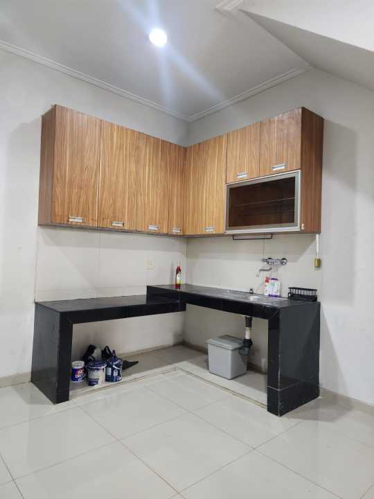 Disewakan Rumah Est Asia Green Lake City Tangerang