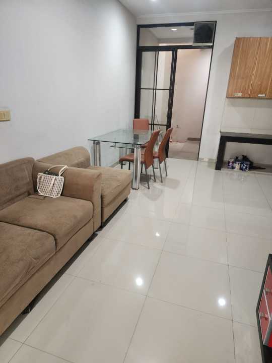 Disewakan Rumah Est Asia Green Lake City Tangerang