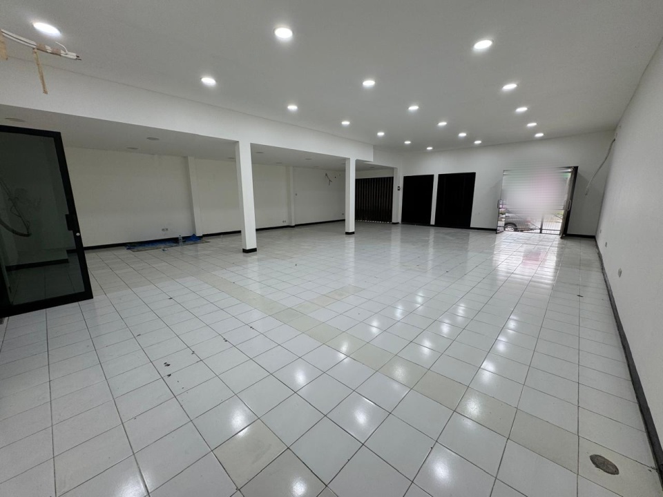 Disewakan Rumah bisa untuk Usaha di Jln Panjang Jakarata Barat