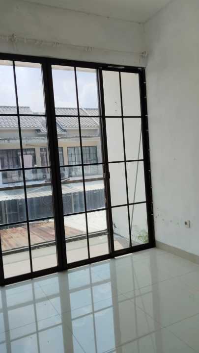 Disewakan Rumah Mungil Green Lake City Cocok untuk Keluarga Kecil