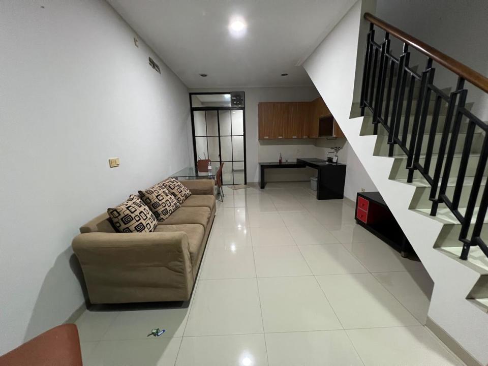 Rumah Green Lake City Semi Furnish