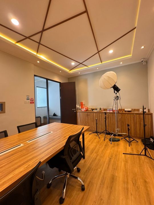 Disewa Cepat Rumah Kantor Pik2 90M2 Live Streaming