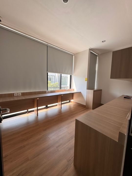 Disewa Cepat Rumah Kantor Pik2 90M2 Live Streaming