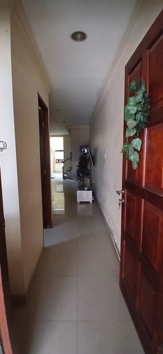 Disewakan Rumah 3 Lantai di Kavling Dki Meruya Jakarta Barat