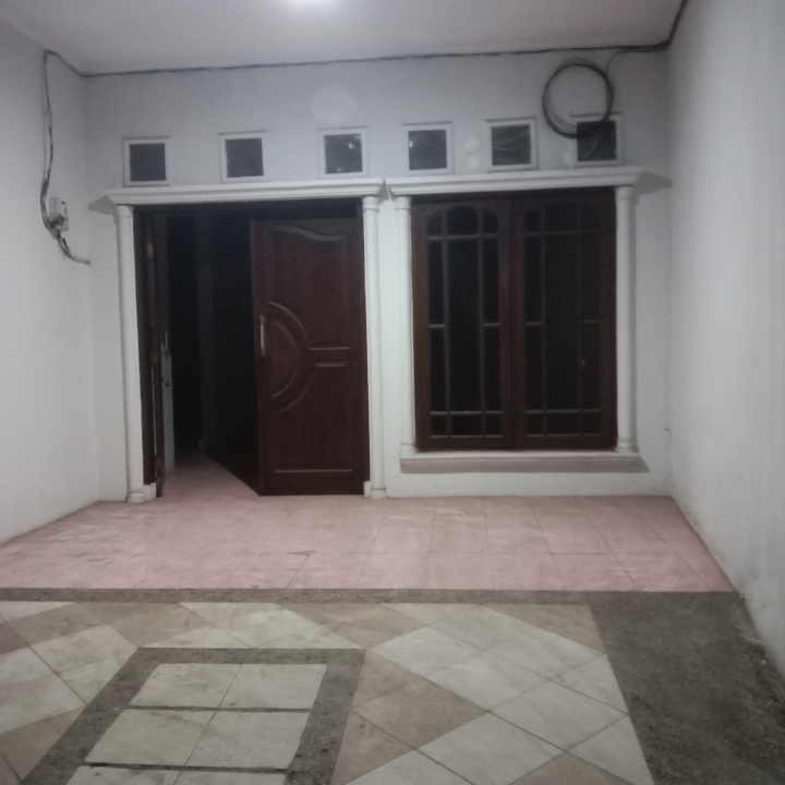 Disewakan Rumah 2 Lantai di Mampang Jakarta Selatan