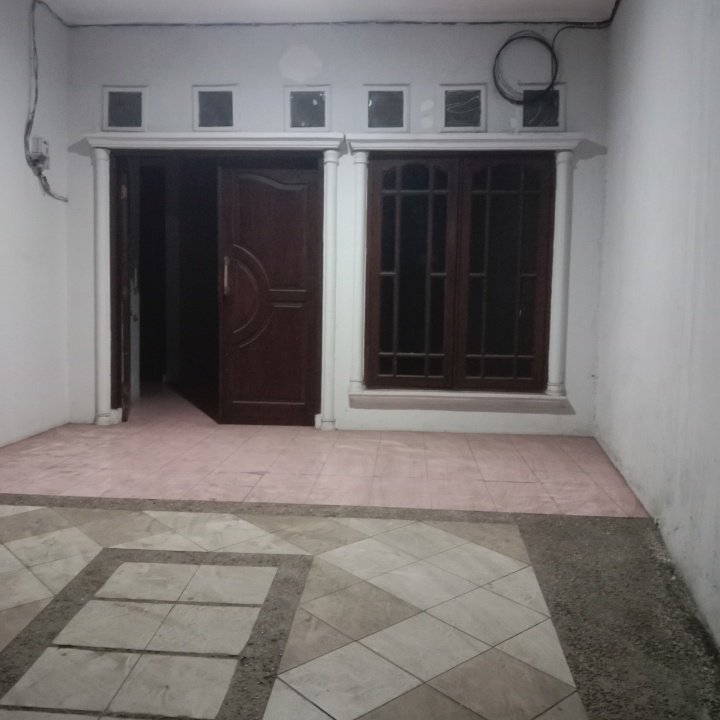 Disewakan Rumah 2 Lantai di Mampang Jakarta Selatan