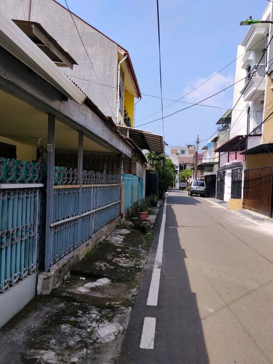 Disewakan Murah Rumah 2 Lantai Dekat Roxy Mas