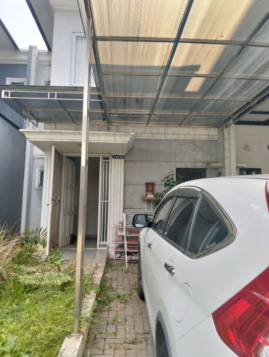 Disewar Rumah Asri di Casa Jardin Daan Mogot Strategis