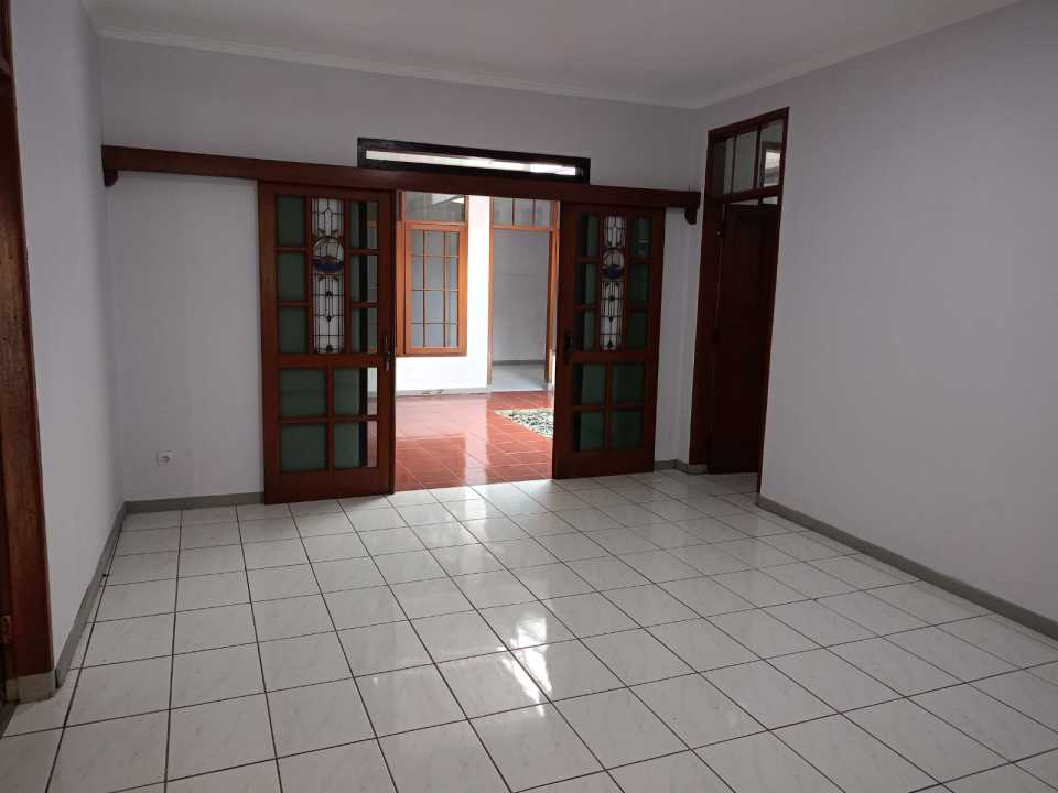 Rumah Sewa Ancol Regol Strategis Terawat Dekat Masjid