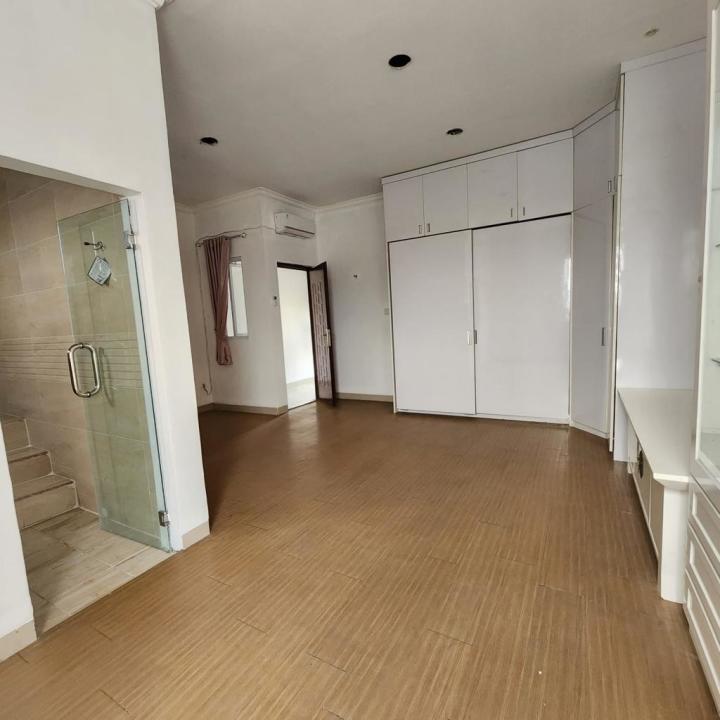 Disewakan Rumah Green Lake City 4 Lantai