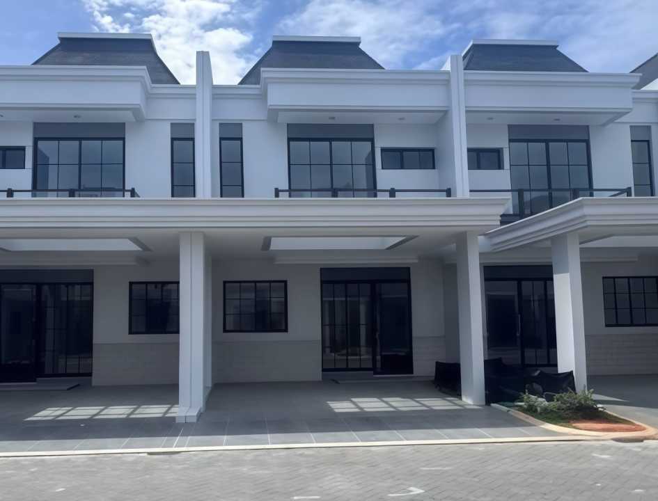 Disewakan Rumah 2 Lantai di ‎Villa Pasir Putih Pik 2