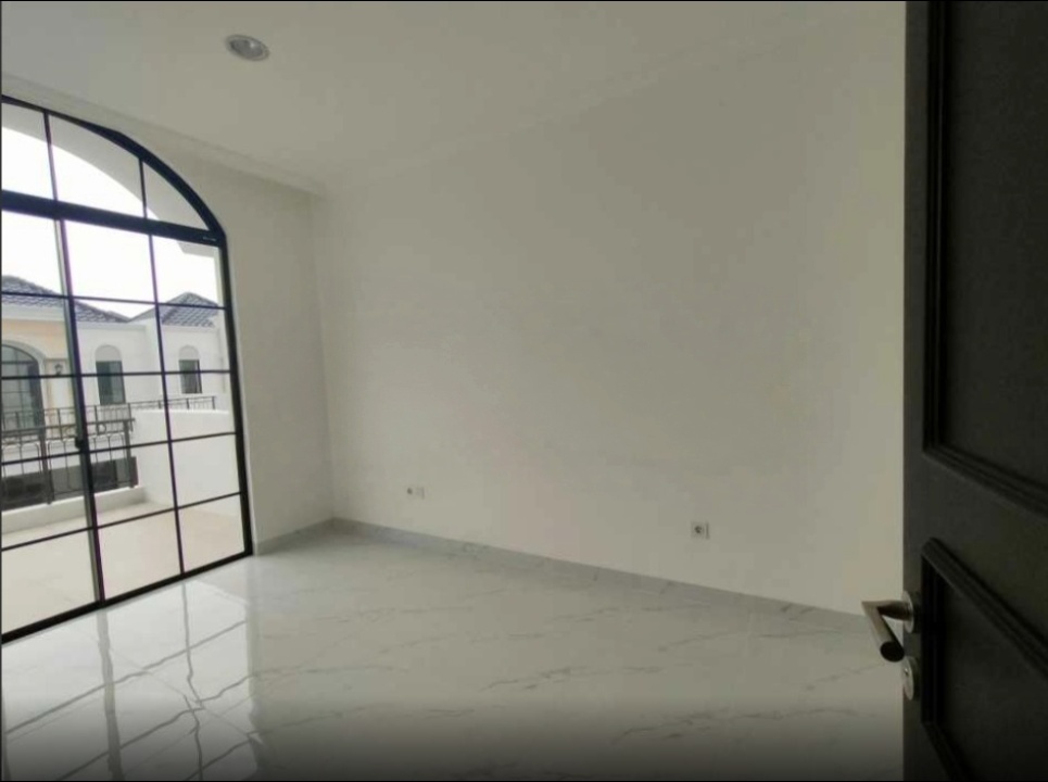 Disewakan Rumah Bukit Nirmala Pik2 Posisi Hoek