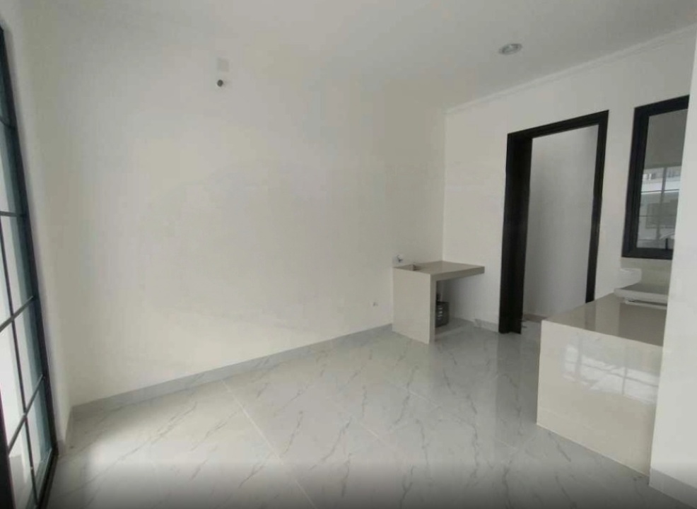 Disewakan Rumah Bukit Nirmala Pik2 Posisi Hoek
