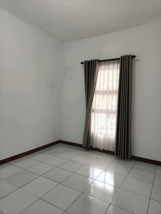 Rumah Siap Huni & Halaman Luas Komplek Taman Kopo Katapang
