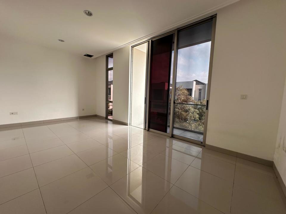 Disewakan Termurah Rumah Pik 2, 3Br+1