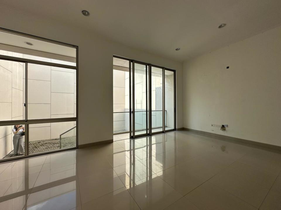 Disewakan Termurah Rumah Pik 2, 3Br+1