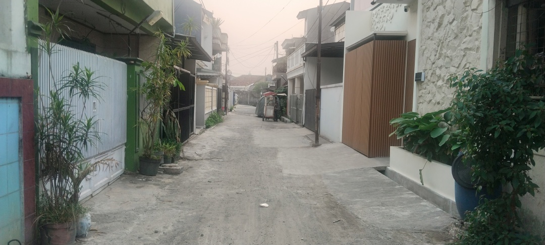 Siap Huni, Rumah, 2 Lantai, SHM, Dekat Pusat Perbelanjaan,