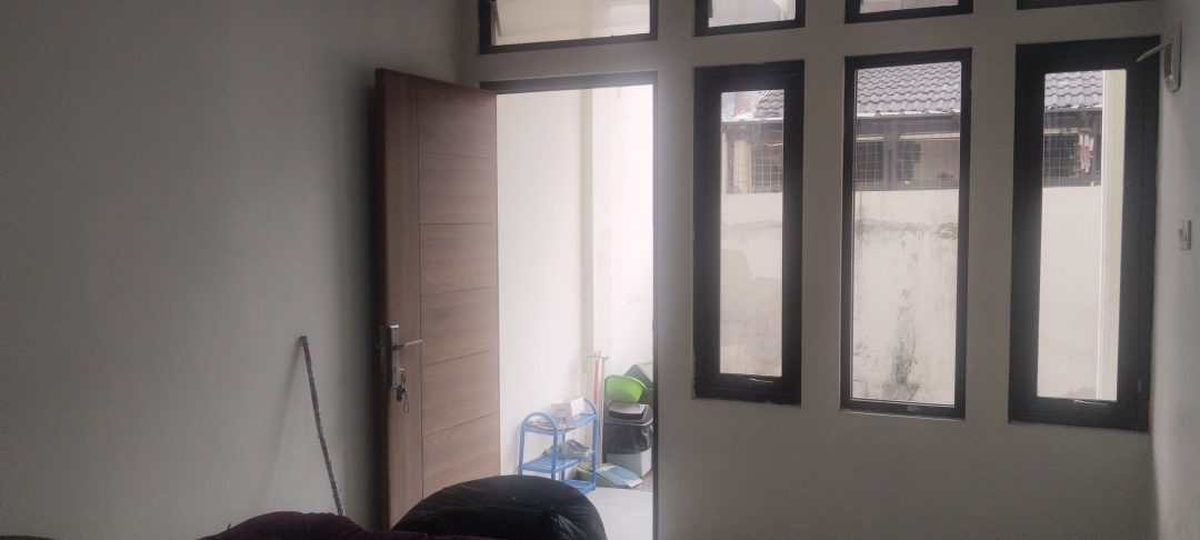 Siap Huni, Rumah, 2 Lantai, SHM, Dekat Pusat Perbelanjaan,