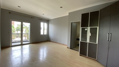 Rumah Sunter Rapih Minimalis Siap Huni 2 Lantai Hoek