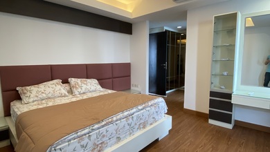 Apartemen the royale springhill luas 196m full furnish cakep