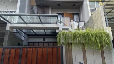 Rumah sunter agung 6x16 brandnew 3.5 lantai