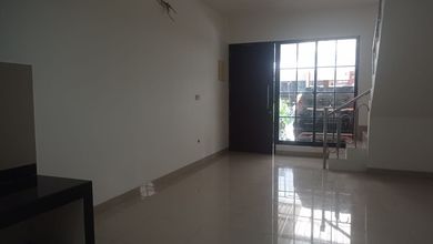 Dijual Rumah Gandeng East Asia Green Lake City