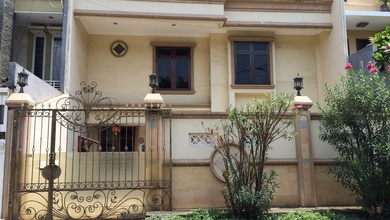 Rumah di Murah Taman Palem Lestari 2½ Lantai Lingkungan Tenang SHM