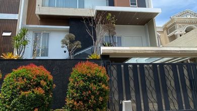 Rumah Katamaran Indah Minimalis Modern 4 Lantai Siap Huni