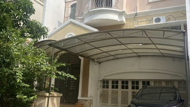 Rumah Pantai Indah Kapuk Luas 230M2 Depan Taman