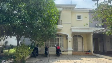 Rumah Posisi Hoek 2 Lantai di Pantai Indah Kapuk