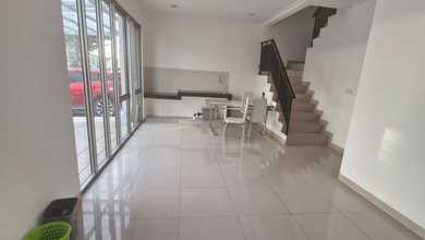 Disewakan Murah Rumah Pik2 Cluster Riverside