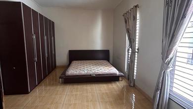 Dijual / Disewakan Rumah di Taman Surya 5