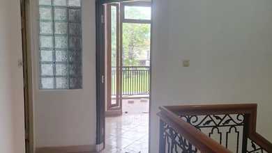 Dijual Rumah 2 Lantai di Taman Surya 5, Jakarta Barat