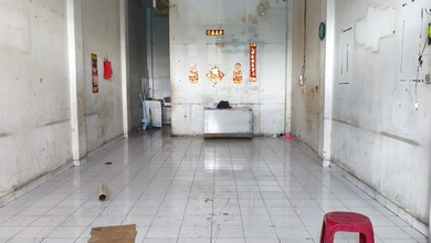 Disewakan Ruko di Jelambar. 3 Lantai