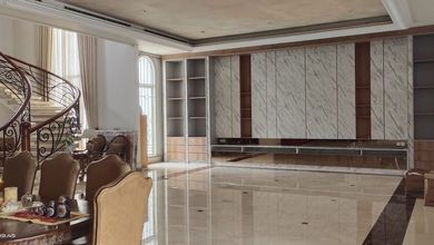 Rumah Bagus di Pluit Putra, Jakarta Utara Depan Jalan Utama