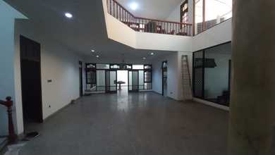 Rumah 2 Lantai rapi di blok F Green Garden, Jakarta Barat