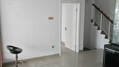 Rumah Golf Lake Semi Furnish Uk 8X 20, 2 Lantai