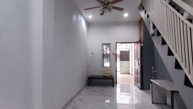 Rumah kota dekat jembatan lima 2,5 lantai, lp25121xxxxapr